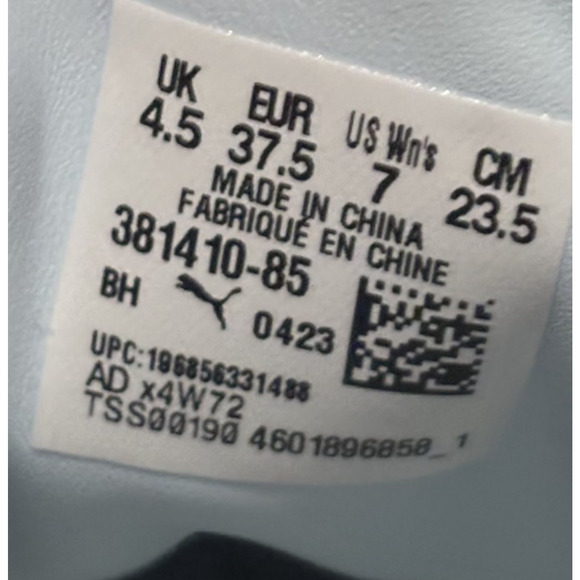 Puma Suede Classic Sneakers Powder Blue and White Women’s US 7 New w/ Box No Tag - Picture 5 of 15